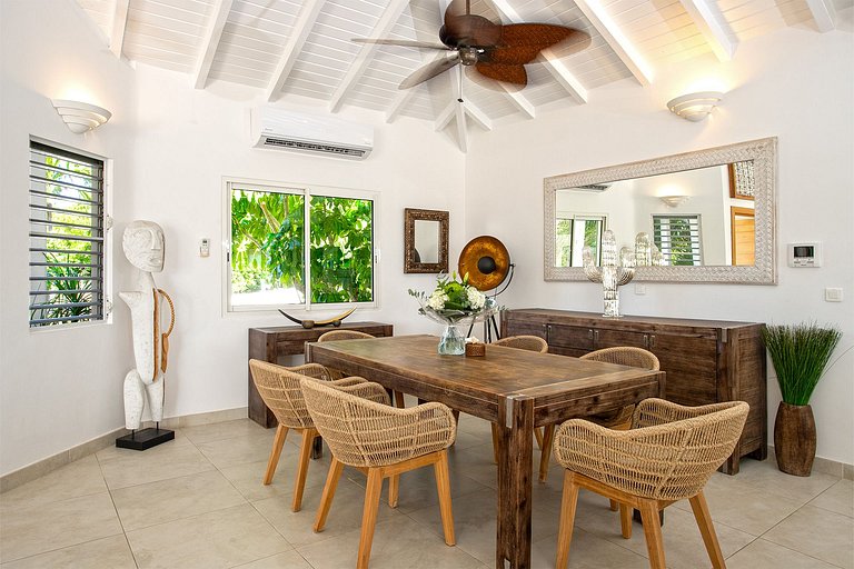 Sxm040 – Élégante villa avec vue sur le lagon à Terres Basse