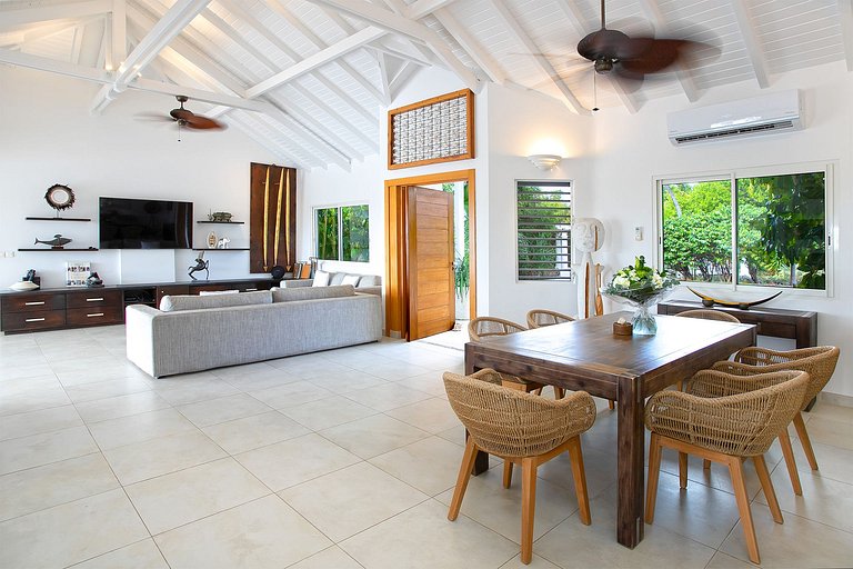 Sxm040 – Elegant villa with lagoon views in Terres Basses