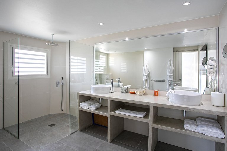 Sxm038 – Ocean view villa near Baie Orientale Beach