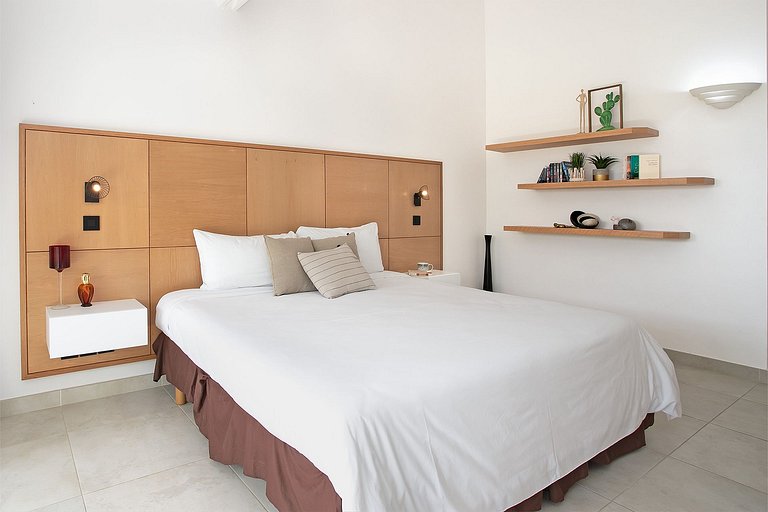 Sxm040 – Elegant villa with lagoon views in Terres Basses