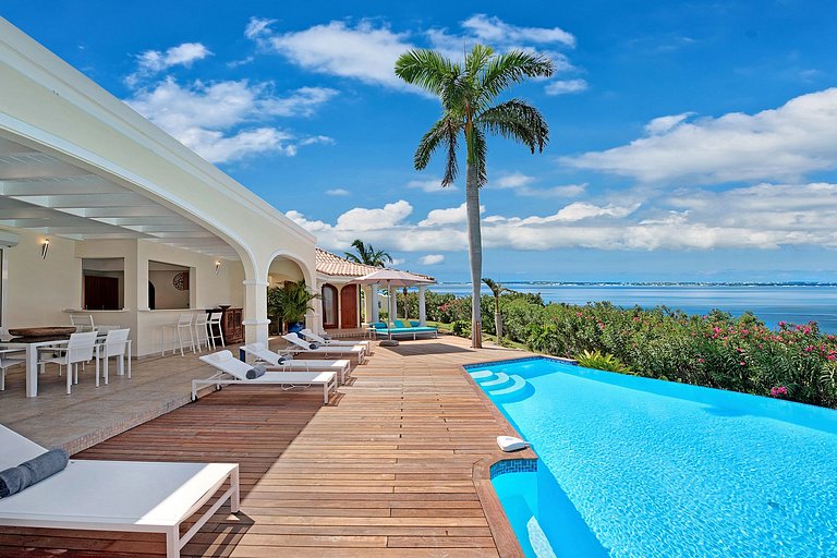 Sxm037 – Elegant villa with ocean views near Happy Bay