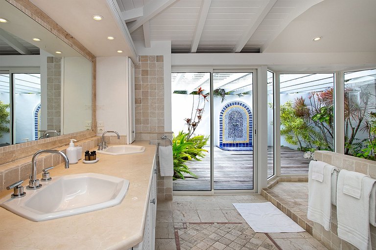 Sxm040 – Elegant villa with lagoon views in Terres Basses
