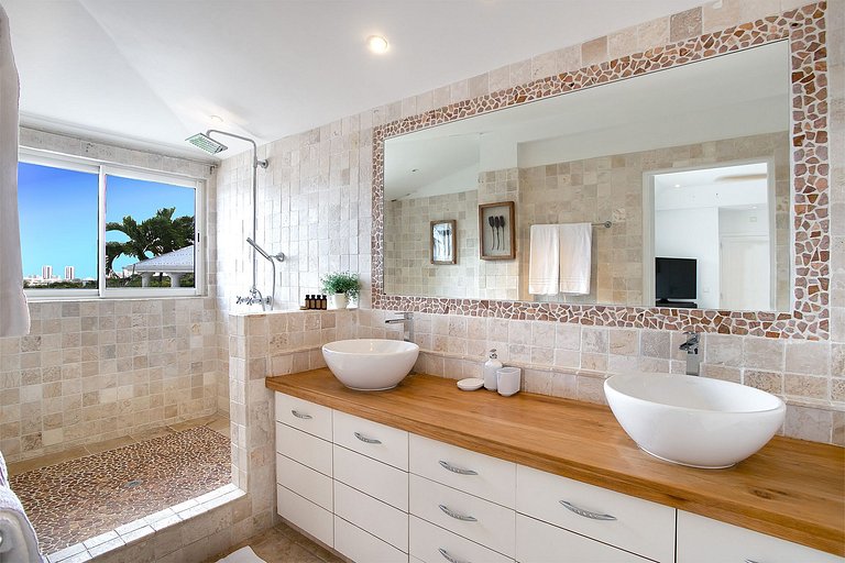Sxm040 – Elegante villa con vistas a la laguna en Terres Bas
