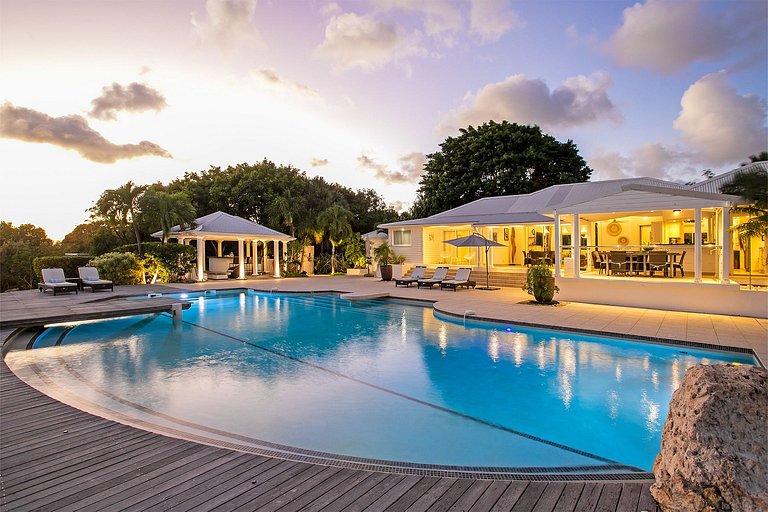 Sxm040 – Élégante villa avec vue sur le lagon à Terres Basse
