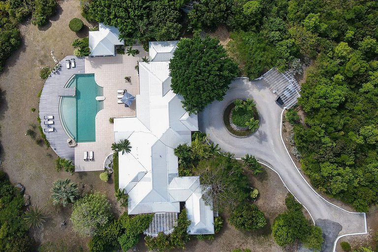 Sxm040 – Elegant villa with lagoon views in Terres Basses