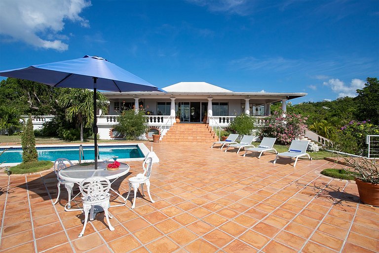 Sxm036 – Villa de style colonial avec vue sur la mer à Terre