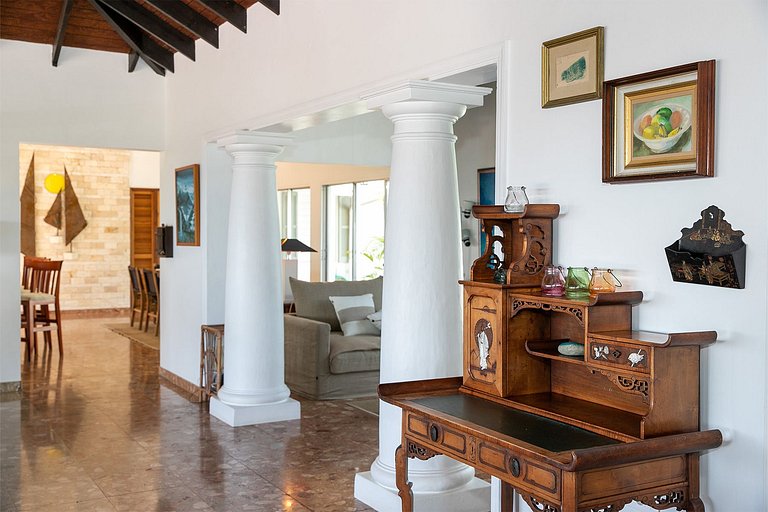 Sxm036 – Colonial-style villa with ocean views in Terres Bas