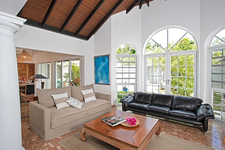 Sxm036 – Villa de style colonial avec vue sur la mer à Terre