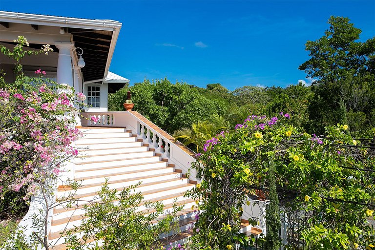 Sxm036 – Colonial-style villa with ocean views in Terres Bas