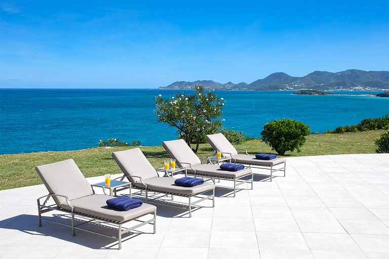 Sxm034 – Villa sobre acantilado con vista al mar en Terres B
