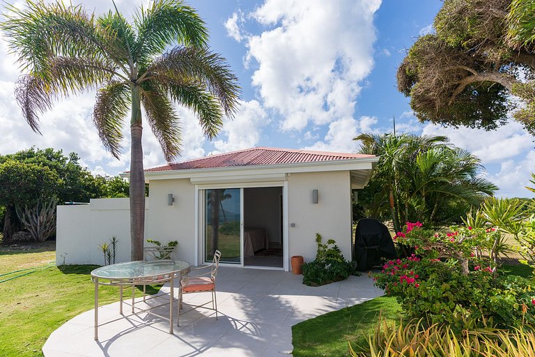 Sxm034 – Villa sobre acantilado con vista al mar en Terres B