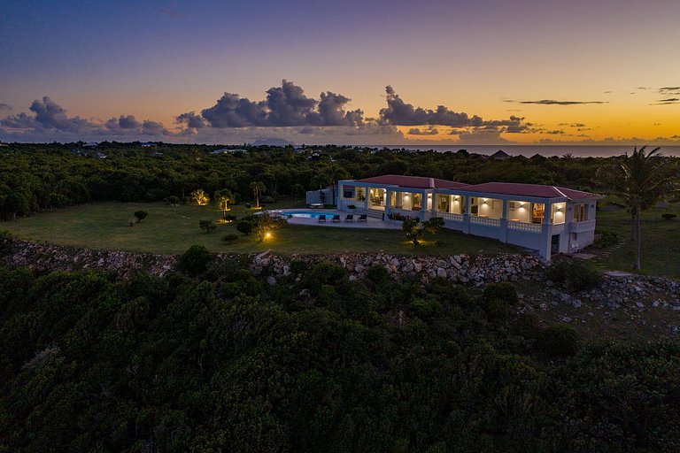 Sxm034 – Cliffside villa with ocean views in Terres Basses