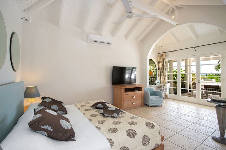 Sxm033 – Oceanview villa with large pool in Terres Basses