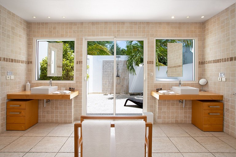 Sxm033 – Villa avec vue sur la mer et piscine à Terres Basse
