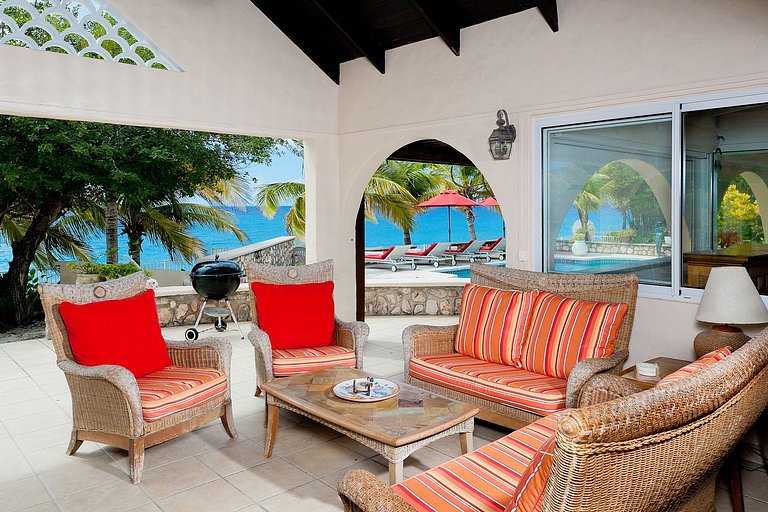 Sxm029 – Beachfront home on Baie Longue in Terres Basses