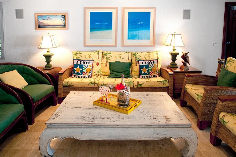 Sxm029 – Beachfront home on Baie Longue in Terres Basses