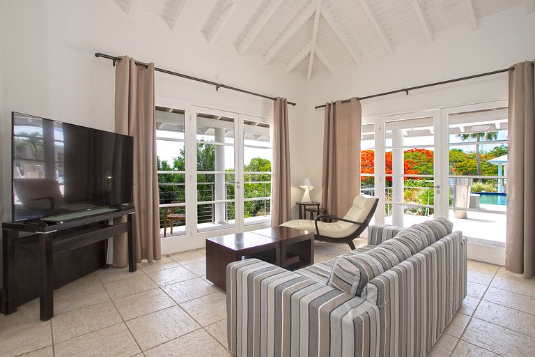 Sxm033 – Oceanview villa with large pool in Terres Basses