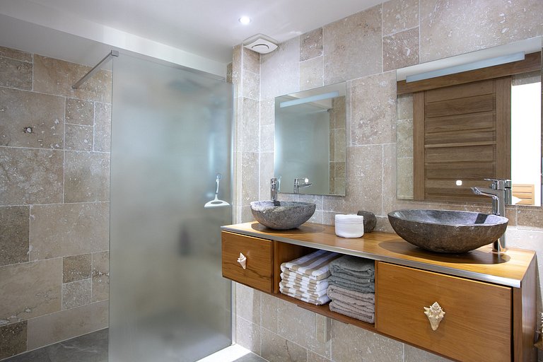 Sxm030 – Oceanview villa with infinity pool in Mont Vernon