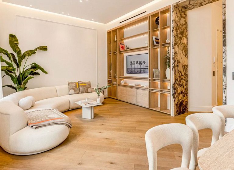 Azu489 - 4 bedroom Apartment – Prime Cannes Centre
