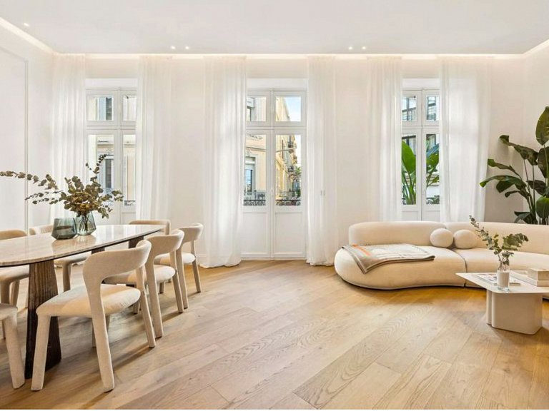 Azu489 - 4 bedroom Apartment – Prime Cannes Centre
