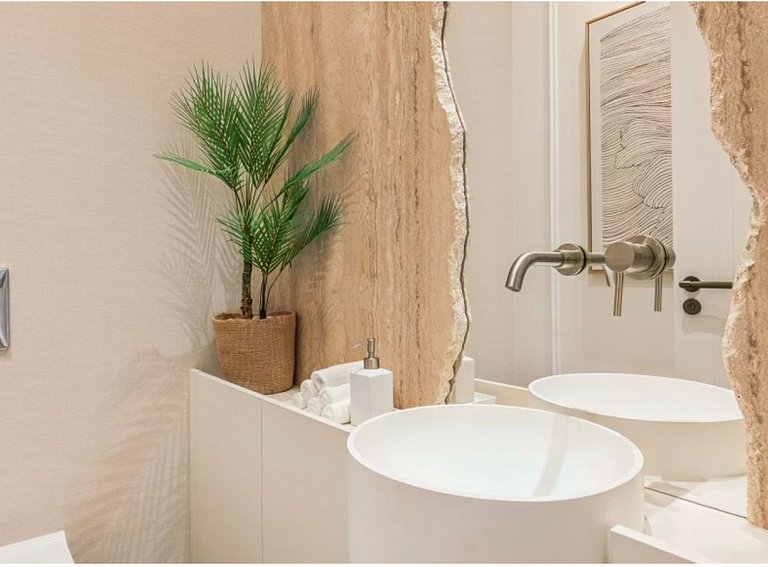 Azu489 - 4 bedroom Apartment – Prime Cannes Centre
