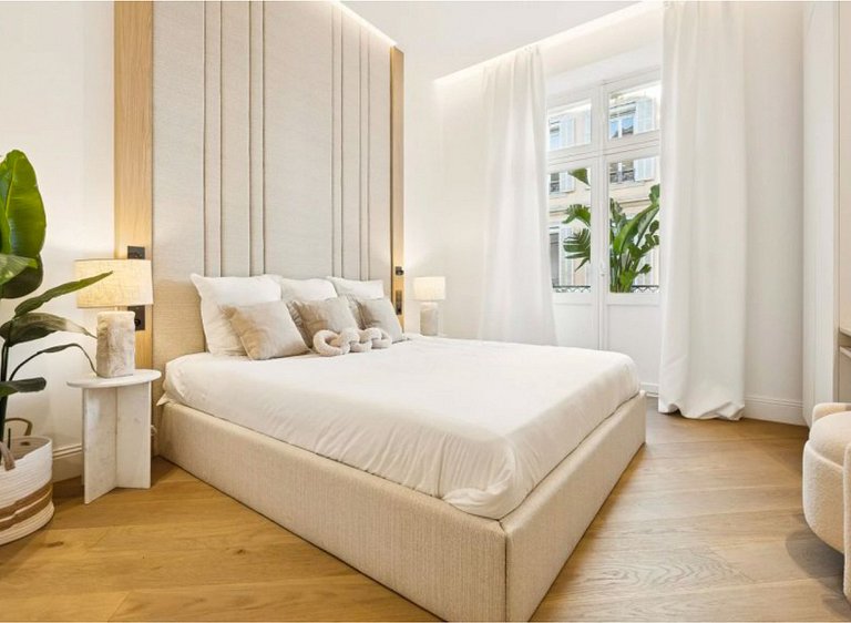 Azu489 - 4 bedroom Apartment – Prime Cannes Centre