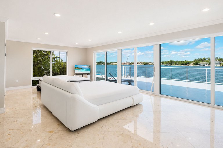 Mia016 - Waterfront Estate with Bay Views in Miami