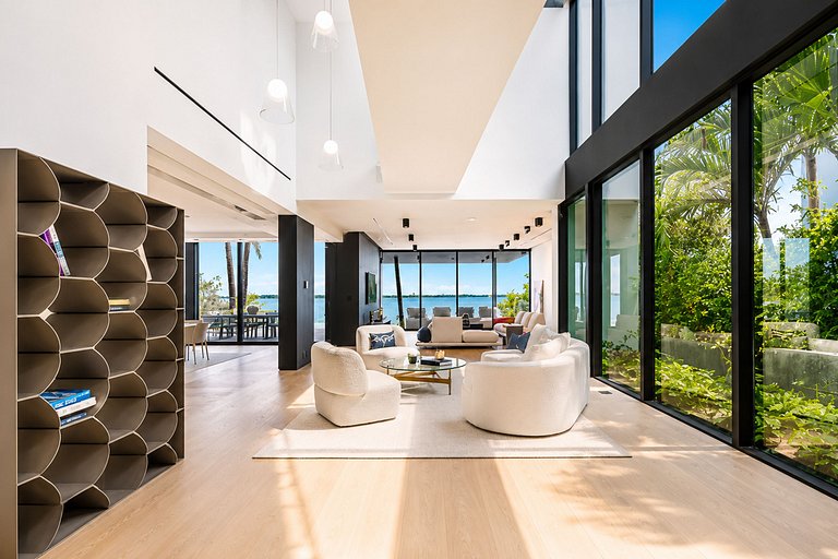 Mia017 - Modern bayfront estate in Miami Beach