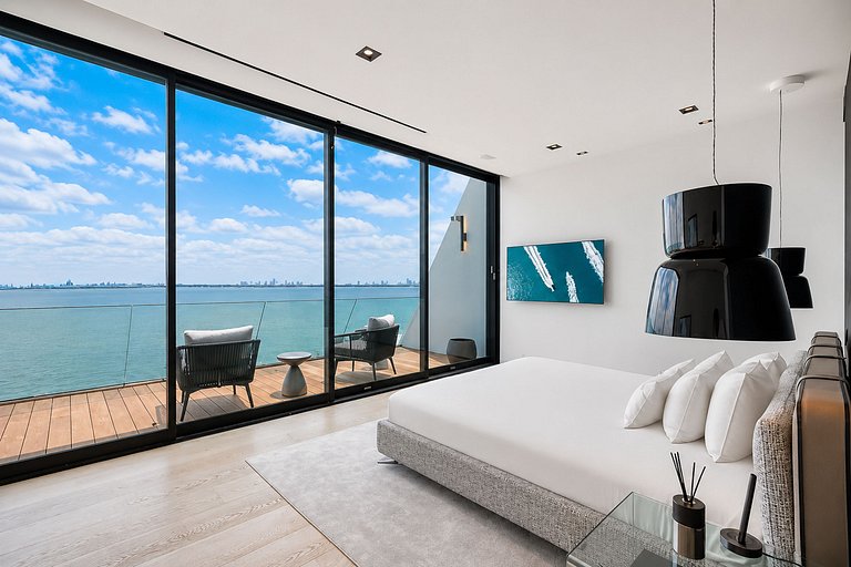 Mia017 - Modern bayfront estate in Miami Beach