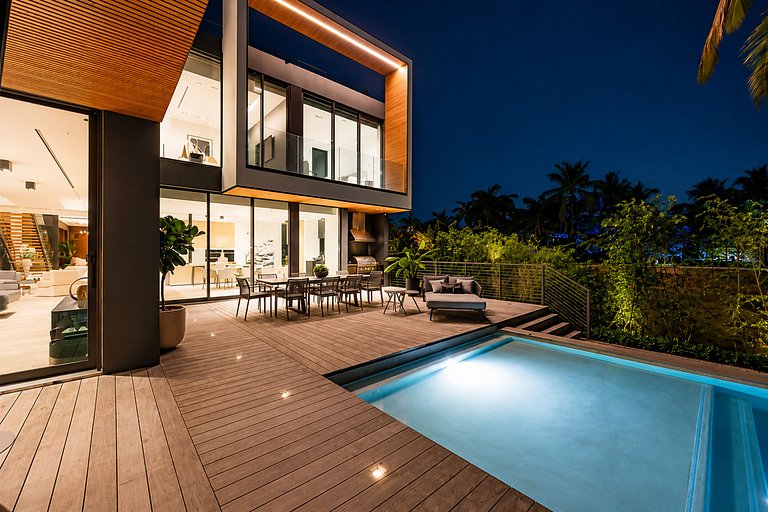 Mia017 - Modern bayfront estate in Miami Beach