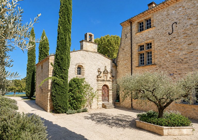 Pro006 - Beautiful Castle in Provence