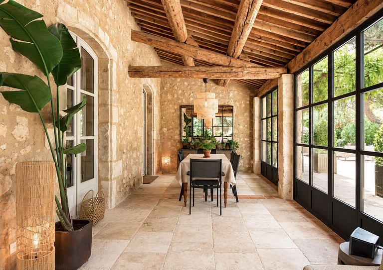 Pro005 - Provençal estate in Eyagalières