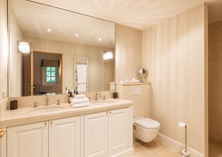 Pro005 - Provençal estate in Eyagalières