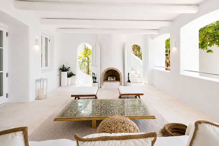 Mia009 - Mykonos-Style Waterfront Estate in Miami