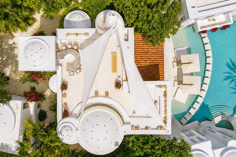 Mia009 - Mykonos-Style Waterfront Estate in Miami
