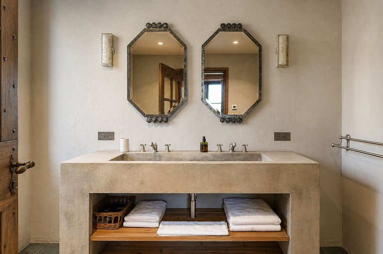 Pro010 - Provençal Estate in the Alpilles