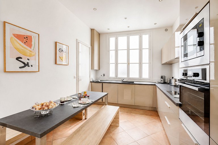 Par065 - 3 bedroom apartment in Paris 16