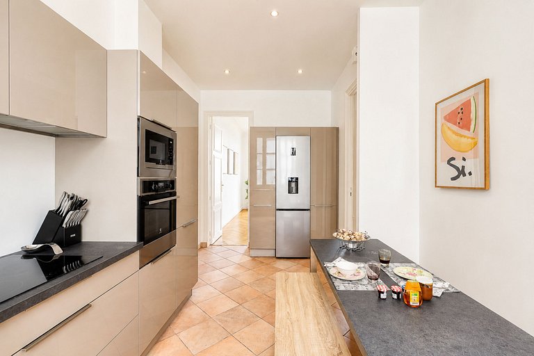 Par065 - 3 bedroom apartment in Paris 16