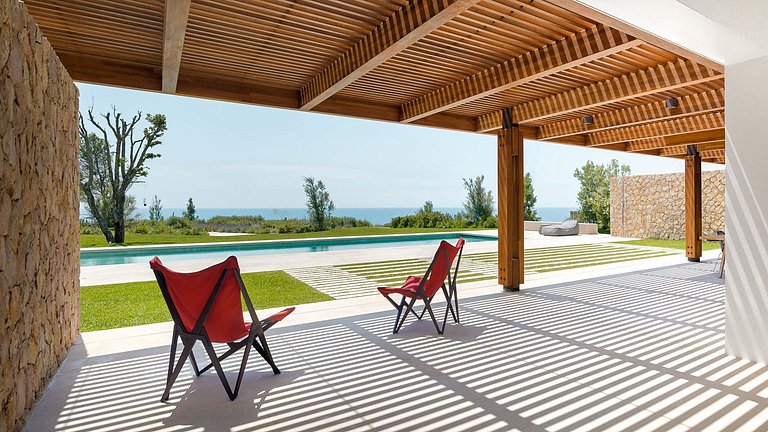 Alg031 – Villa contemporánea sobre el acantilado con vistas