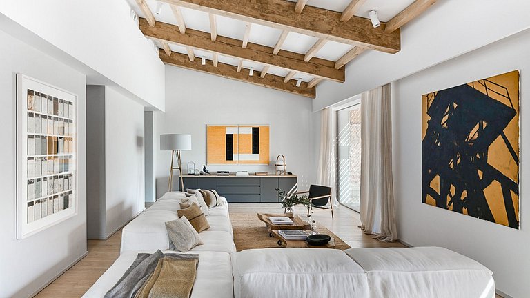 Alg031 – Contemporary cliffside villa with ocean views