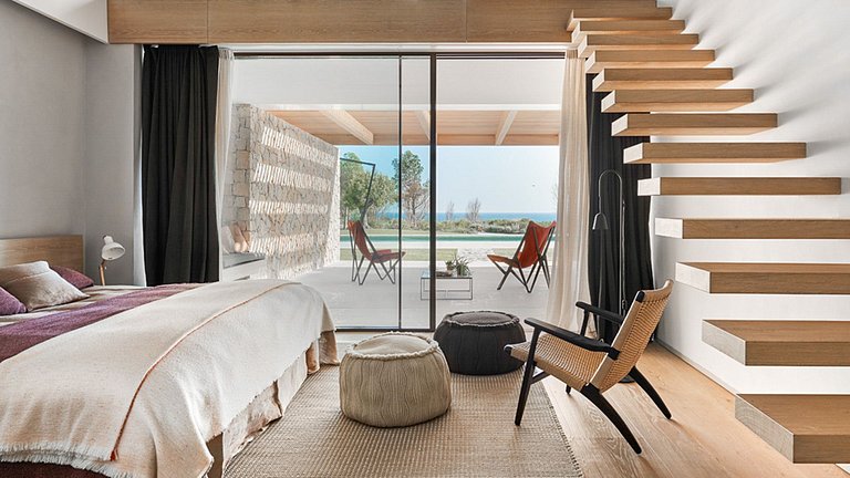 Alg031 – Contemporary cliffside villa with ocean views