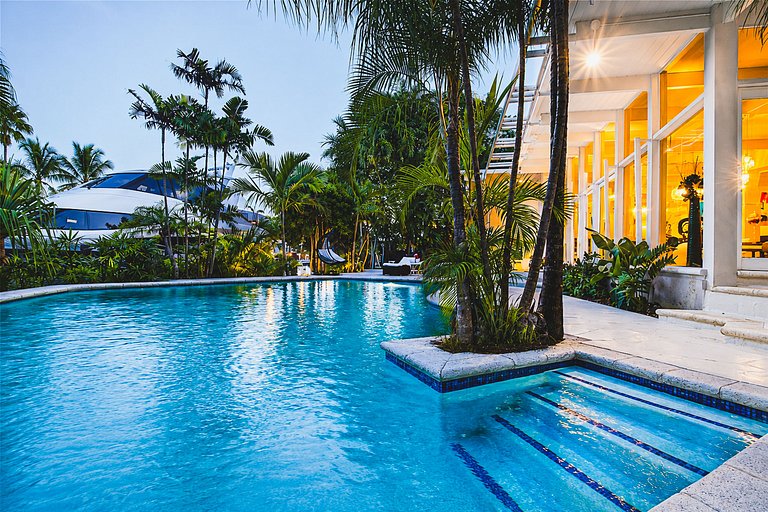 Mia019 - Modern Waterfront House in Fort Lauderdale