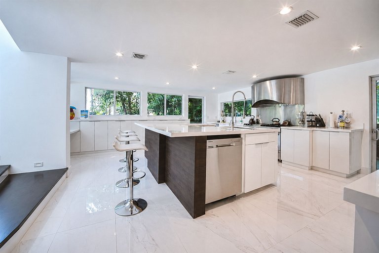 Mia019 - Modern Waterfront House in Fort Lauderdale