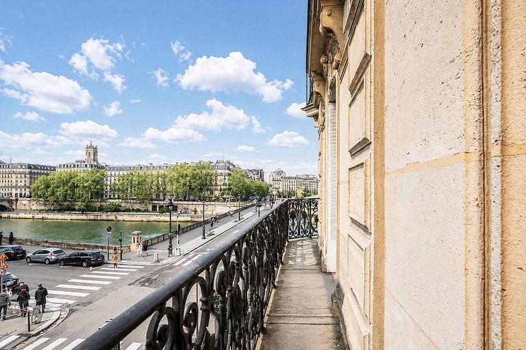 Par130 – Iconic Views from Île de la Cité