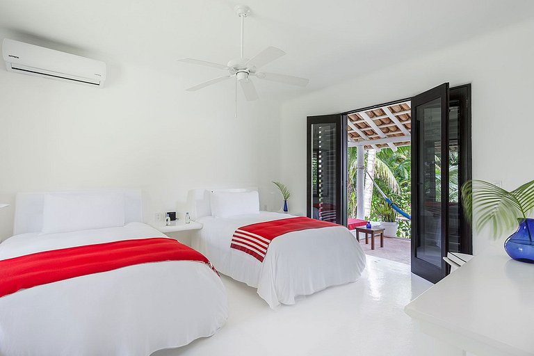 Pta005 - Superbe villa entre la plage et palmeraie en Xpu-Ha
