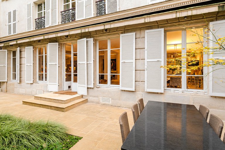 Par069 - Apartment with garden in Saint Germain