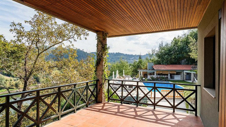 Dou012 – Villa de charme au bord de la rivière dans le Douro