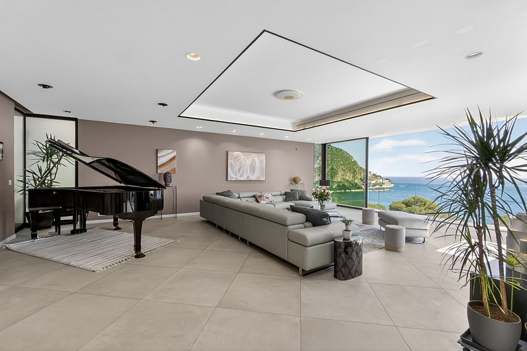 Azu005 - Villa overlooking the bay of Eze, French Riviera