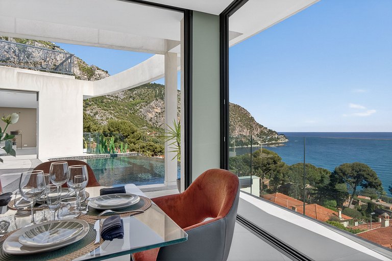 Azu005 - Villa overlooking the bay of Eze, French Riviera