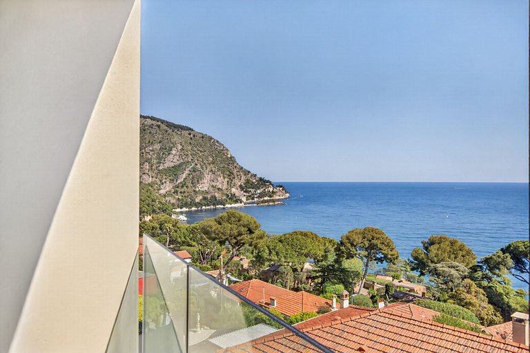 Azu005 - Villa surplombant la baie d'Eze, Côte d'Azur